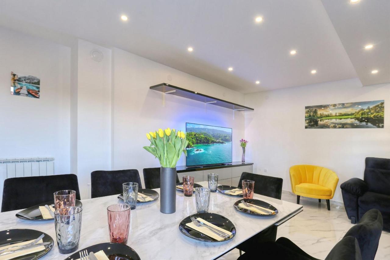 Apartment Luxury House
