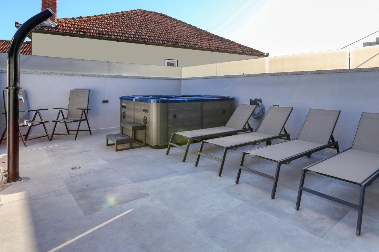 Luxury House Apartment