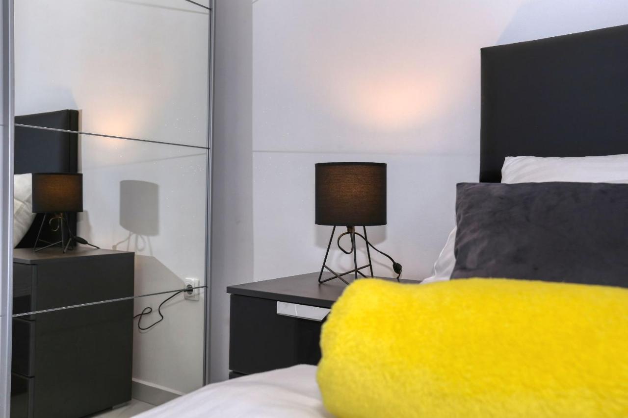 Luxury House Apartment *