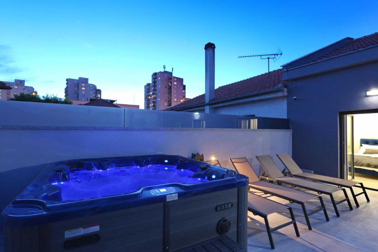 Luxury House *